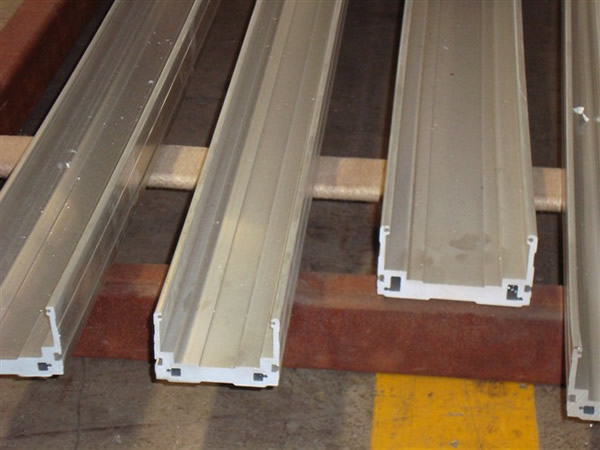 工（gōng）業用鋁型材